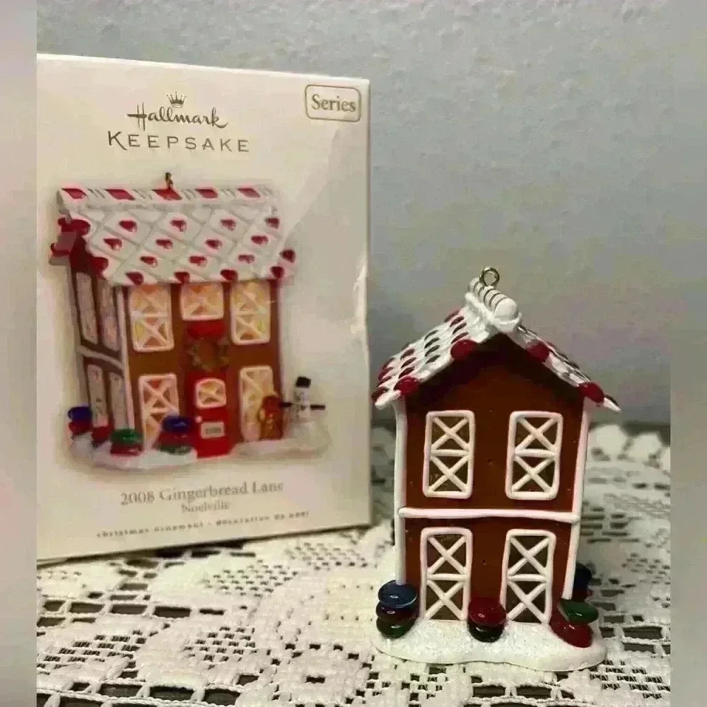 Hallmark 2008 Gingerbread Lane- “Noelville” 3rd in series Christmas Ornament NEW